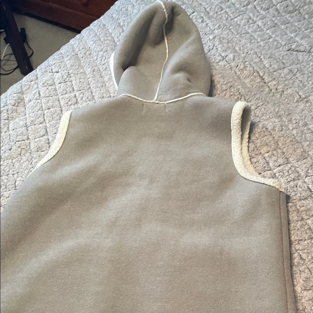 Ralph Lauren Tan  Fleece Vest Medium beautiful outerwear - Picture 7 of 7